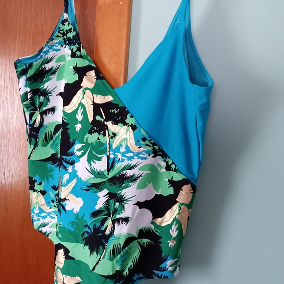 Women's colorful aerie swimsuit, size large. - Picture 1 of 6